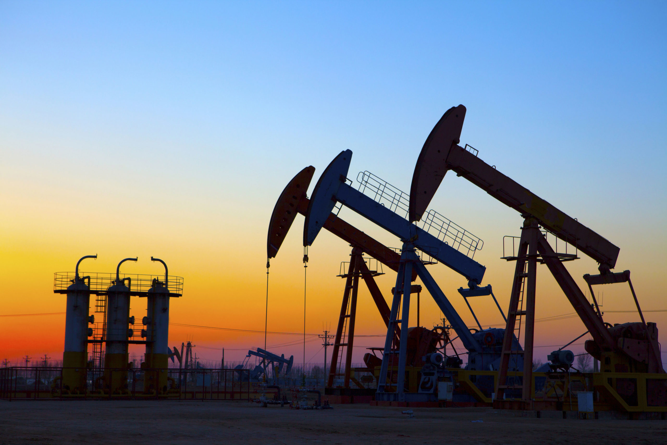Нефть и газ главное богатство. Нефтяная качалка Татнефть. Нефтекачалки в Татарстане. Альметьевск нефтяные качалки. Нефтедобывающая промышленность.
