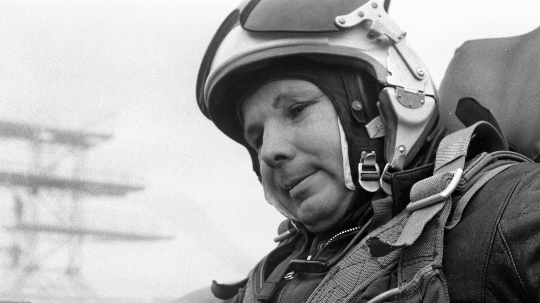 Последнее фото гагарина. Миг-15ути Гагарин. Последний полёт Гагарина. Фотография Юрия Гагарина последний полет.