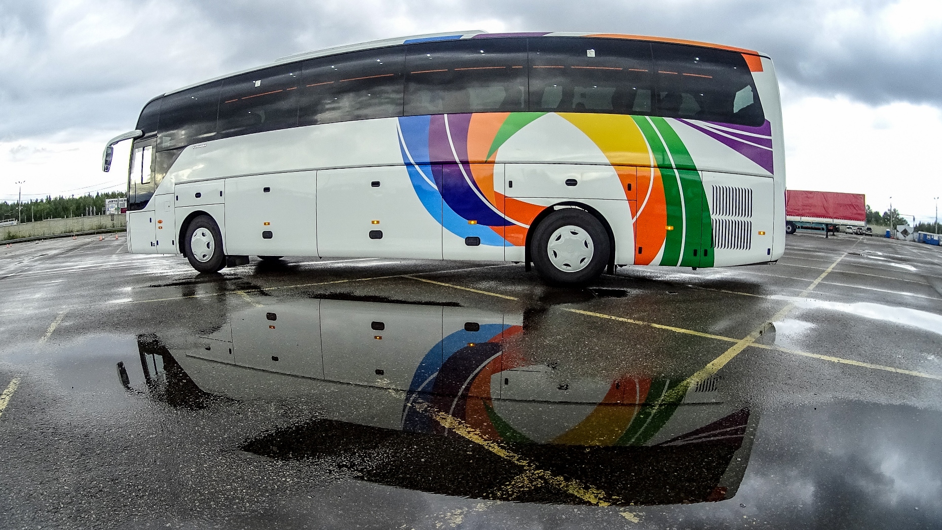 Автобус - вид снаружи Автобус - вид снаружи