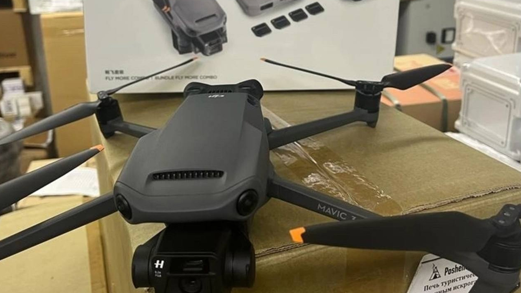Дрон DJI Mavic 3 Дрон DJI Mavic 3