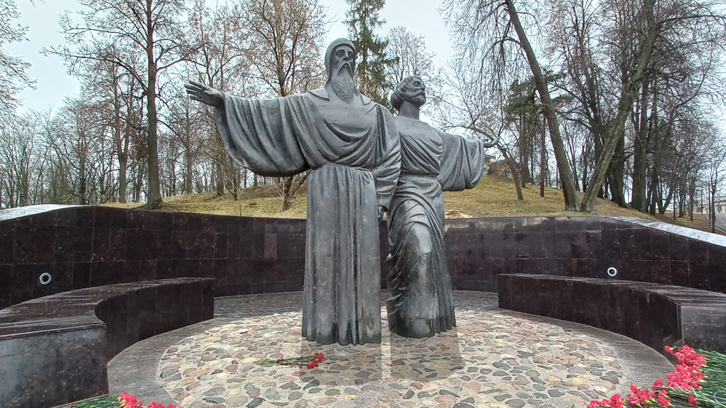 Монахи Монахи