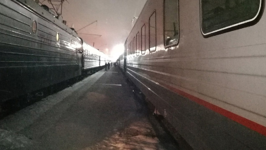 Поезд Поезд