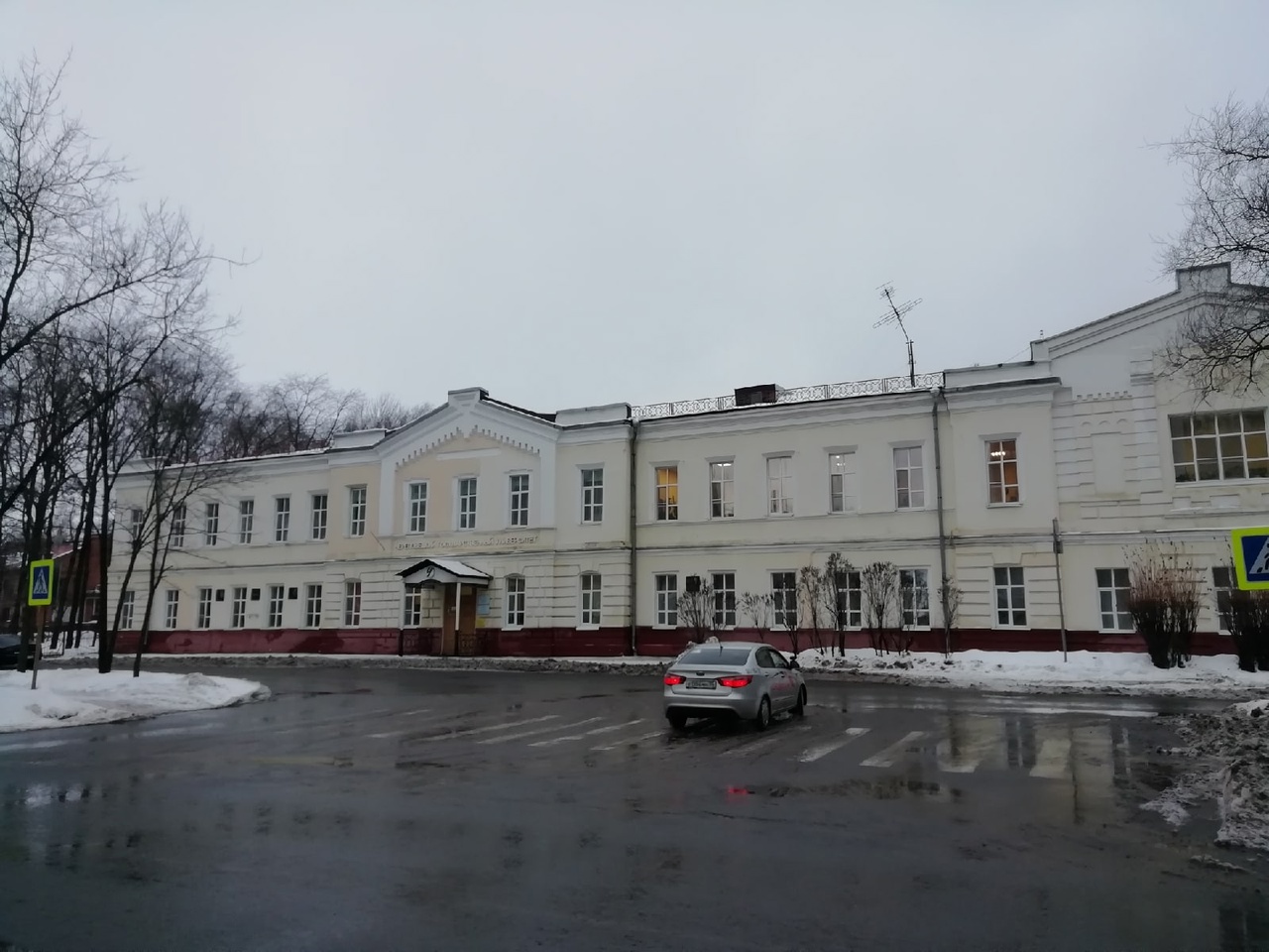 ЧГУ - административный корпус на пр. Луначарского