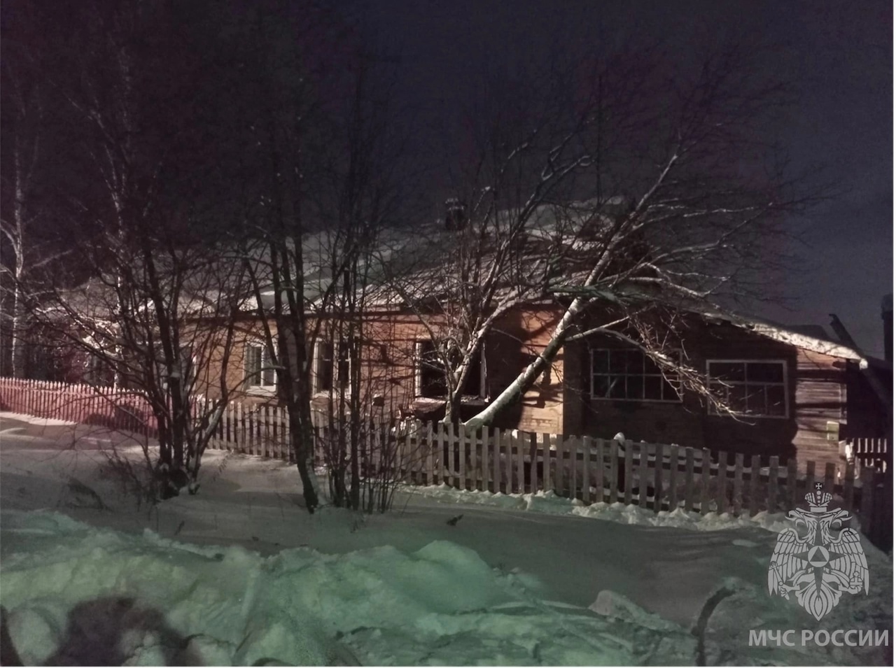 Дом, где произошел пожар Дом, где произошел пожар