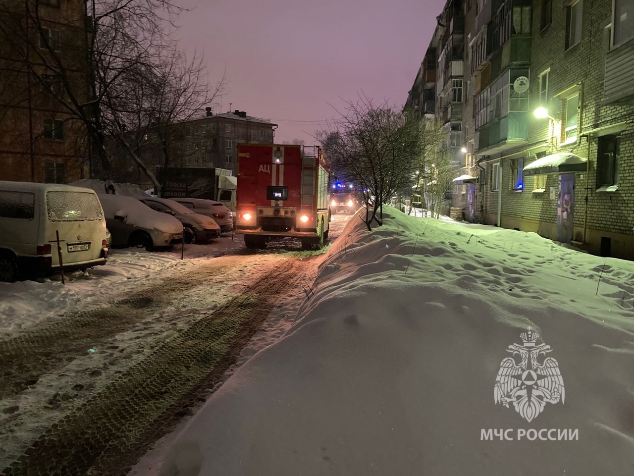 Пожар на ул. Бардина. Пожар на ул. Бардина.
