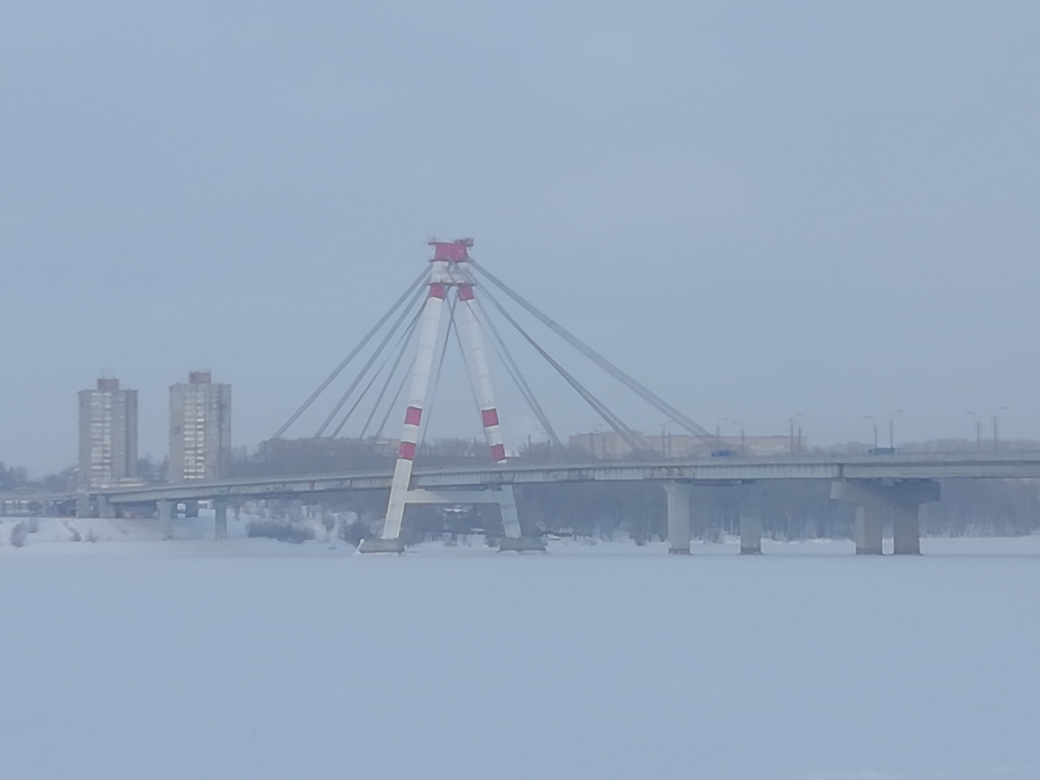 Река Шексна у Октябрьского моста Река Шексна у Октябрьского моста