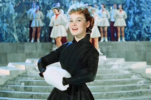 Кадр из фильма "Карнавальная ночь", 1956