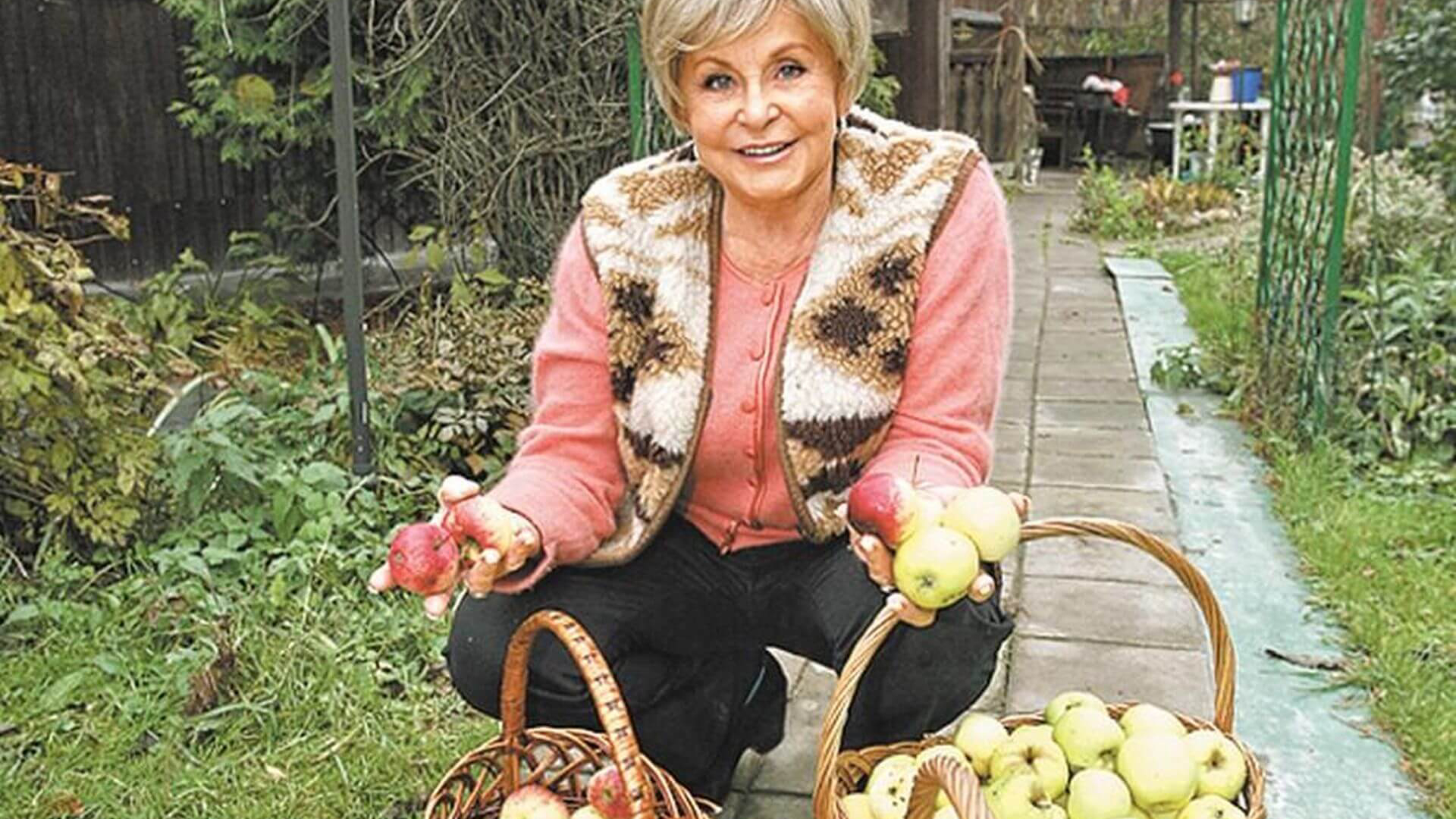 Ангелина (1) Ангелина (1)