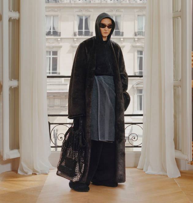 Носить полотенца - прерогатива мужчин, по мнению Balenciaga