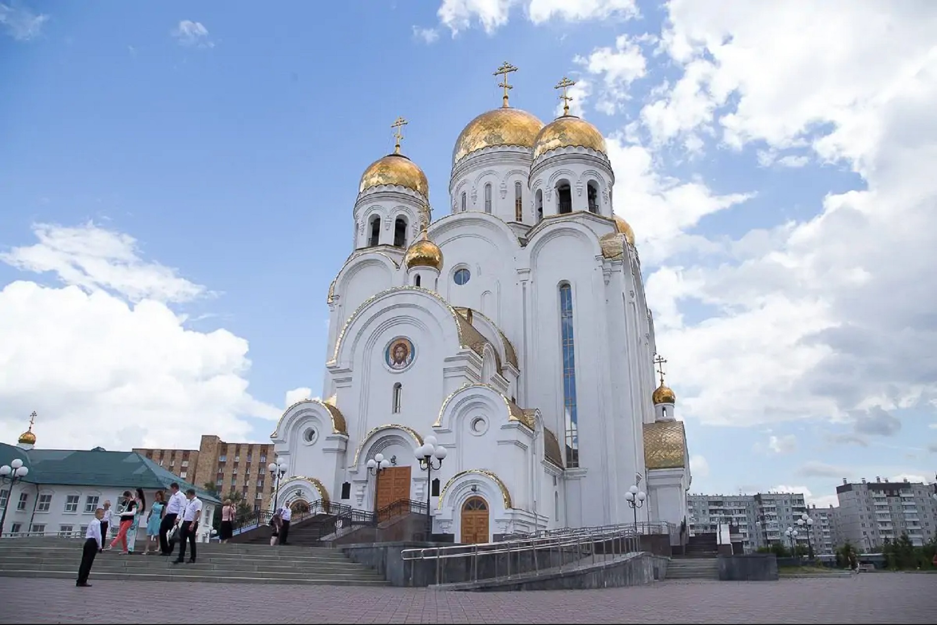 В красноярском крае храмы. Православный храм Красноярск. Церковь Рождества Христова Красноярск. Церковь на Щорса в Красноярске. Храм Рождества Христова Красноярск старый.