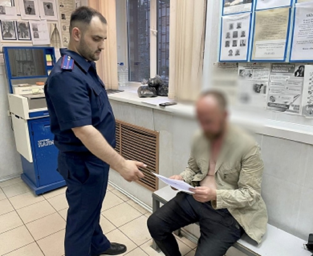 Следователь и задержанный Следователь и задержанный