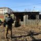 Следователь на месте убийства в Великом Устюге