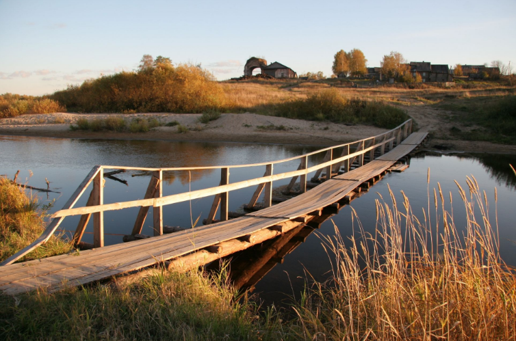Мост через реку Толшма