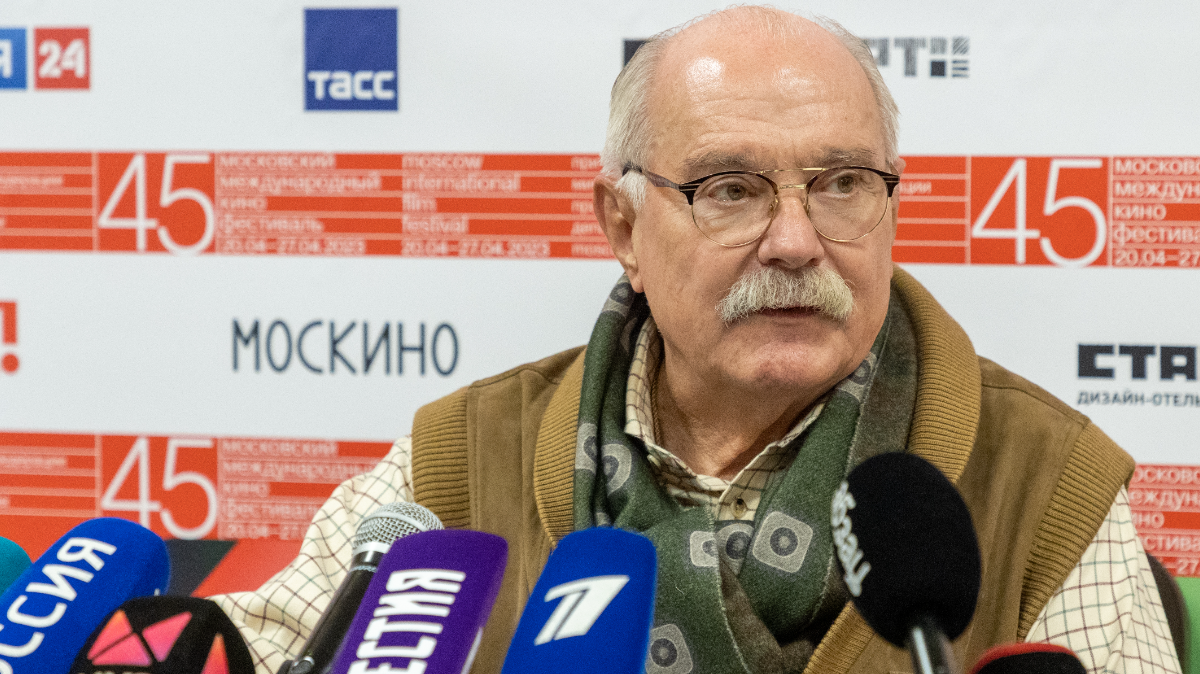 «Не может сниматься»: Михалков объяснил, как справился с обидой на Меньшикова