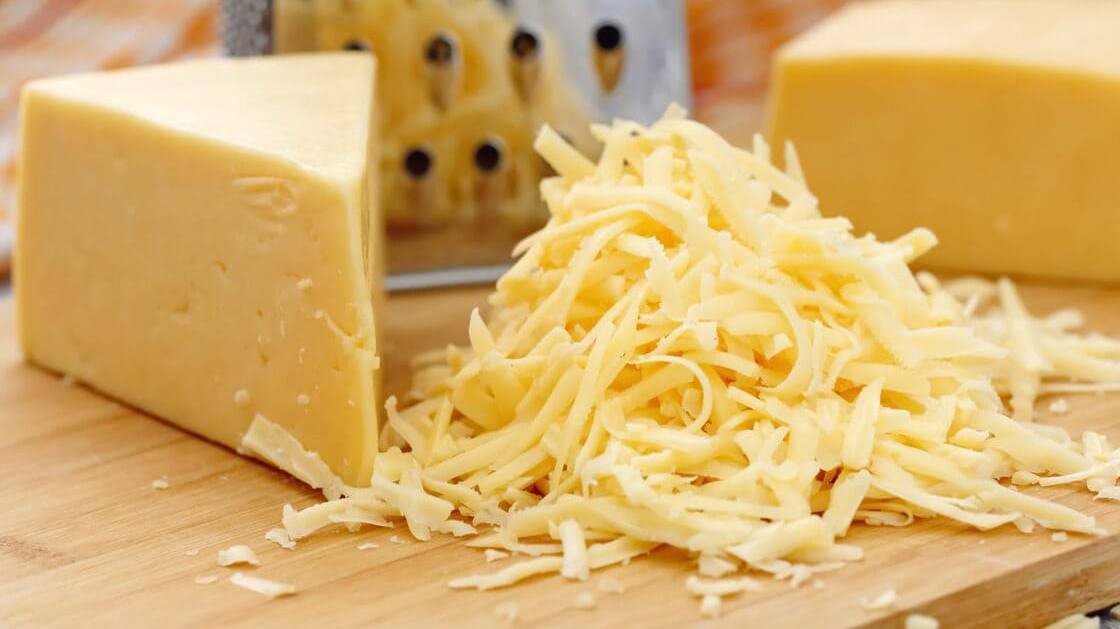 tverdyj-syr-naterli-na-terke