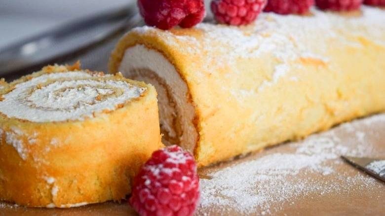 Творожный рулет рецепт с фото пошагово Быстрый творожный рулет "Снегурочка": благодаря нестандартному способу приготовл