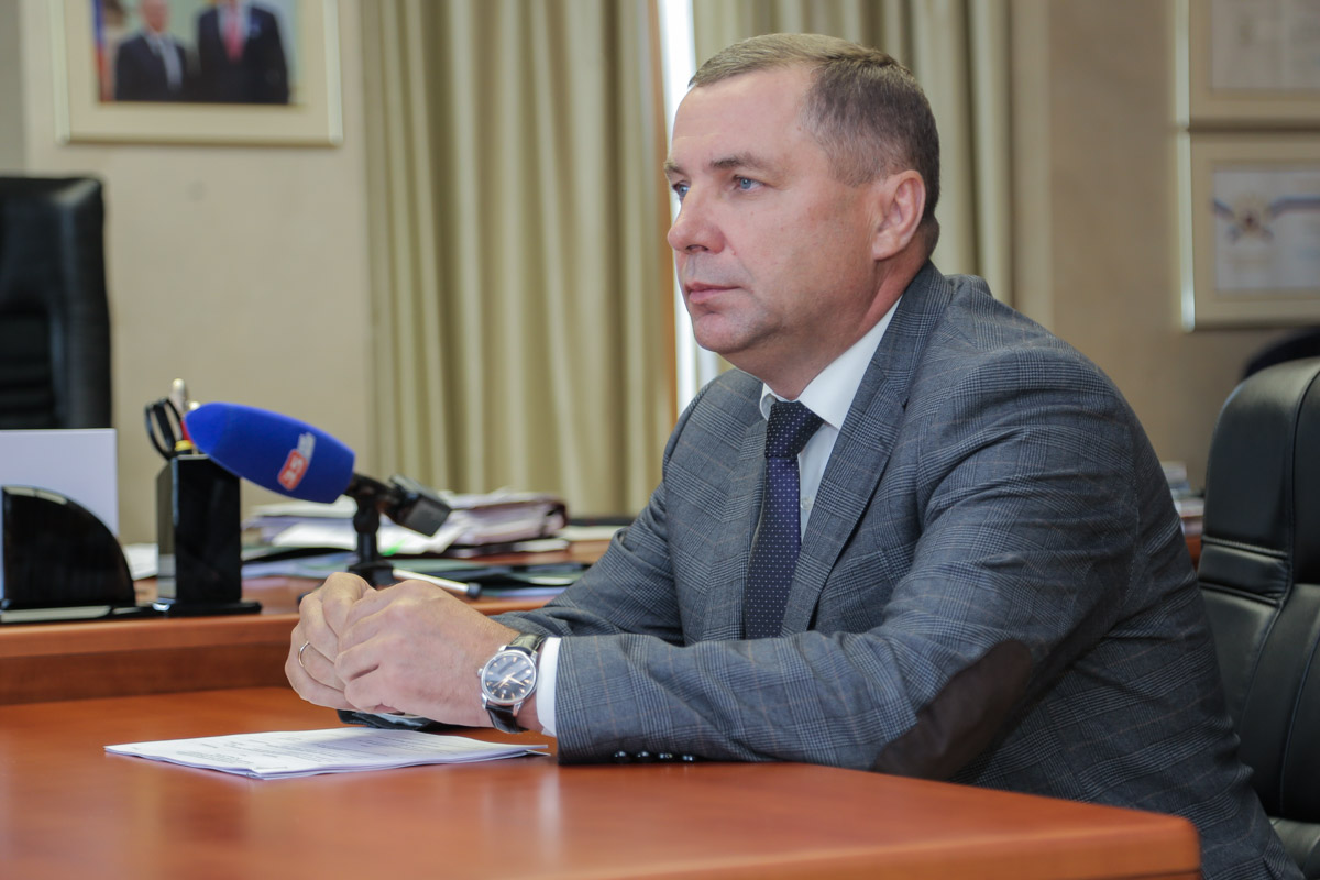 Александр Кузьмин в кабинете губернатора