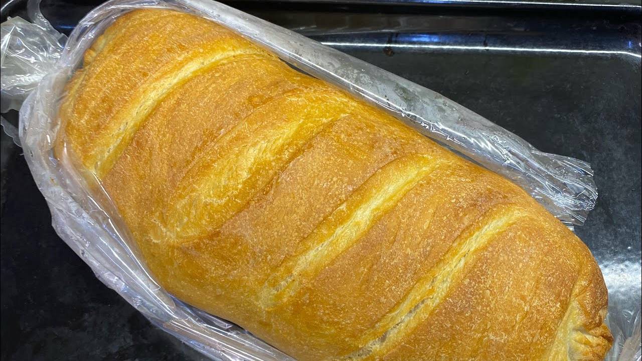 Хлеб в рукаве рецепт. Хлеб в рукаве для запекания. Хлеб в рукаве. Испечь багет в духовке в домашних условиях на дрожжах сырых. Печь для запекания с корочкой.
