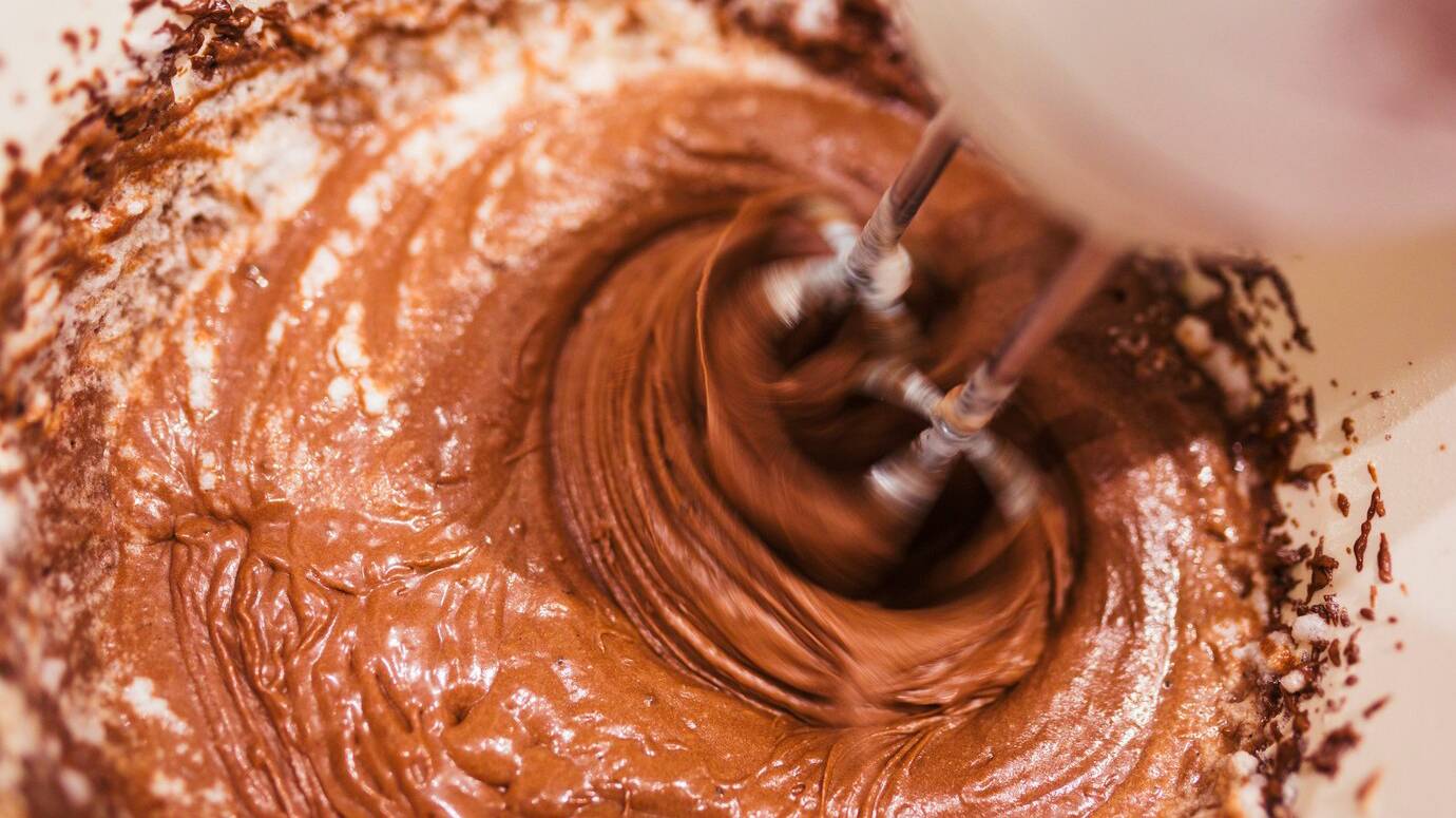 mixed-chocolate-batter_23-2147758315