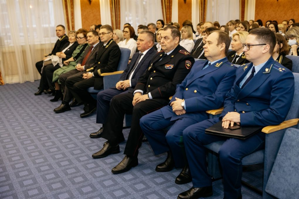 «Зал»