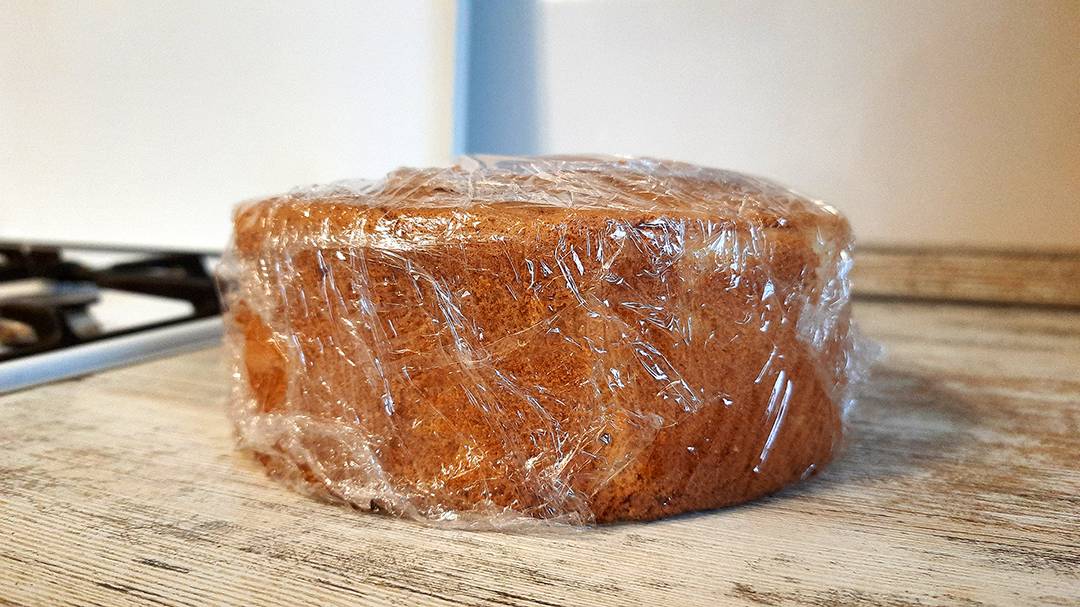 classic_sponge_cake_with_coconut_flakes_recipe_11