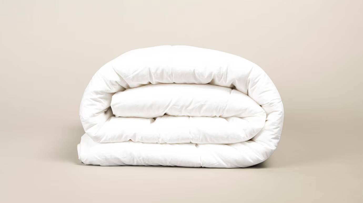 folded-down-duvet-bedding_53876-133357