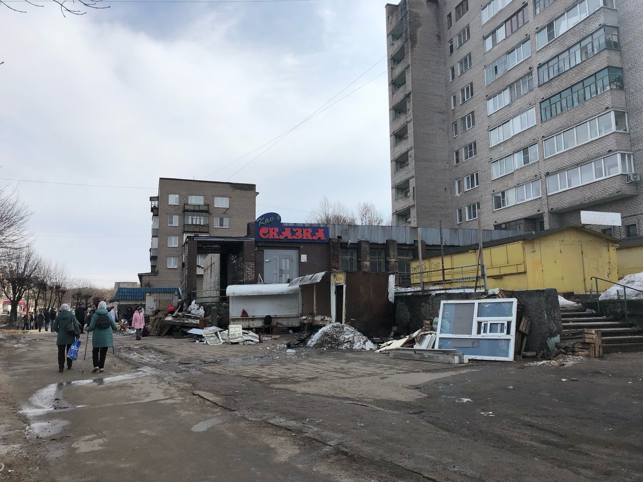 Рынок Сказка 29.03.23 - палатки отжили свое