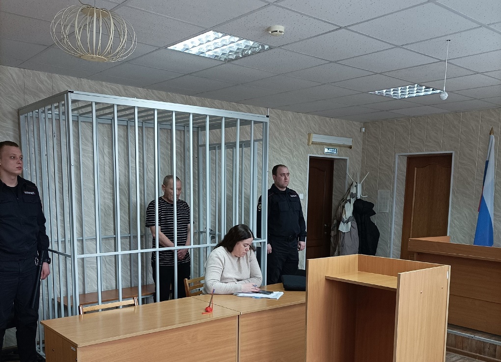 Суд решает вопрос об аресте Суд решает вопрос об аресте