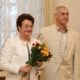 Супругам с большим стажем будут платить по 10000