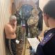Задержанный стесняется камеры