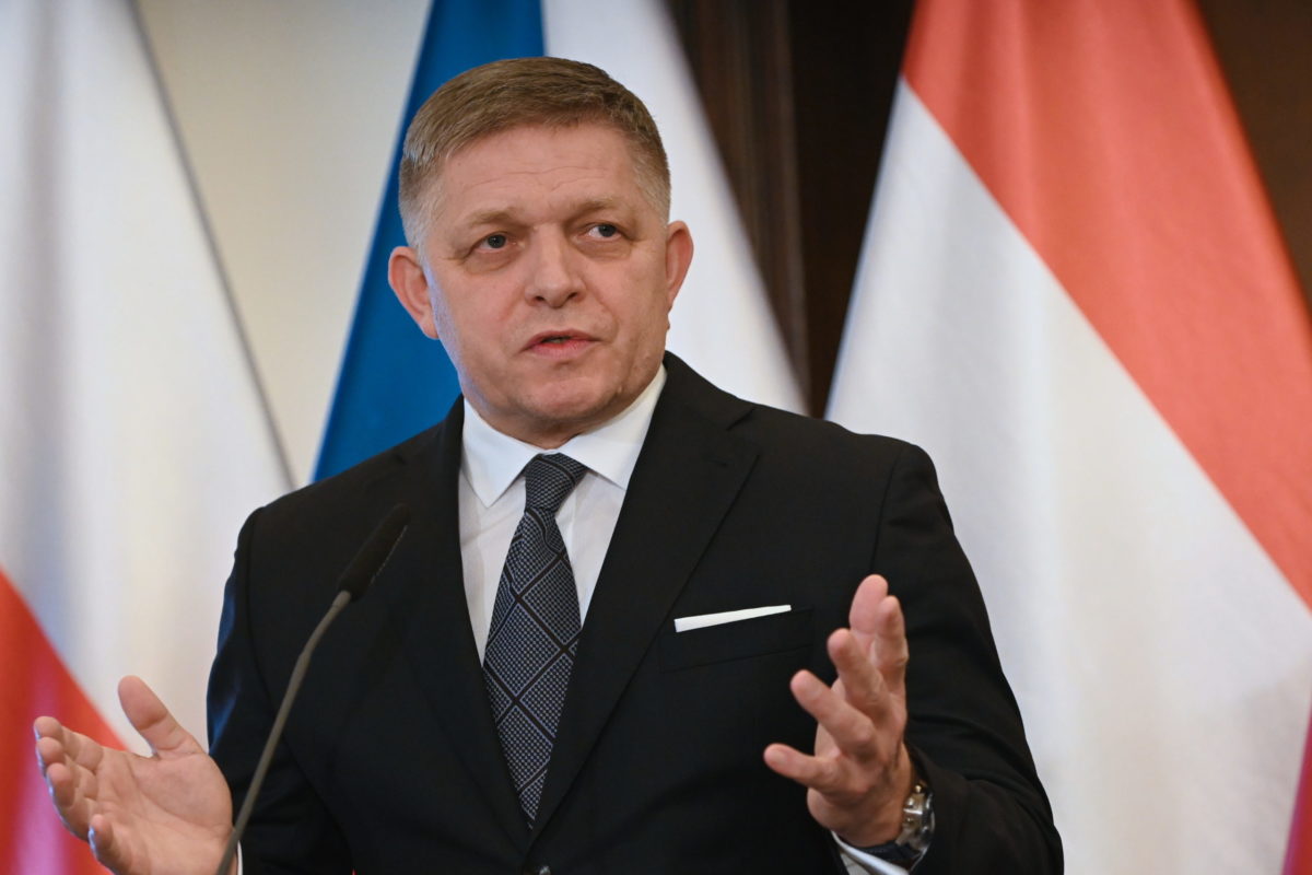 Роберт Фицо премьер Словакии Роберт Фицо премьер Словакии