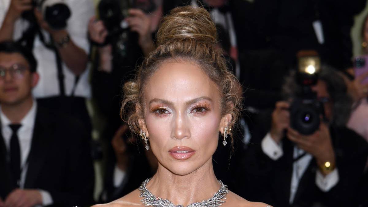 Дженнифер Лопес неприятно удивила поклонников своим болезненным видом на Met Gala