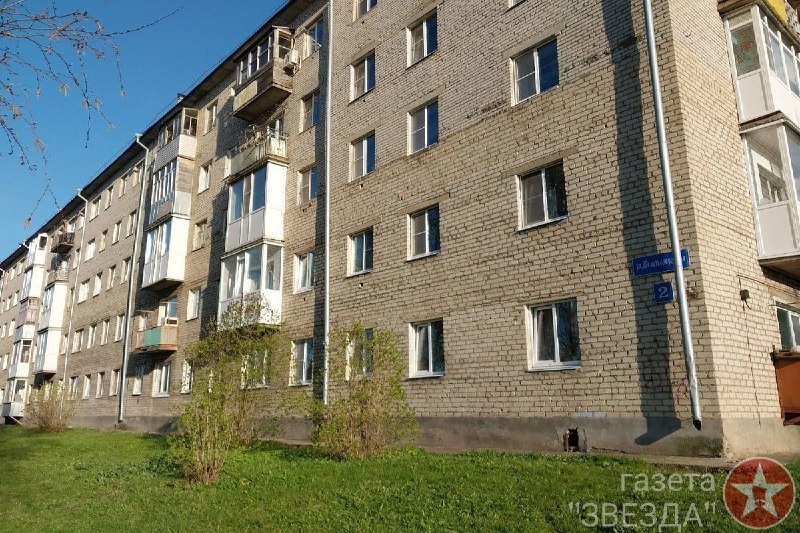 Дом, откуда выпал ребенок Дом, откуда выпал ребенок