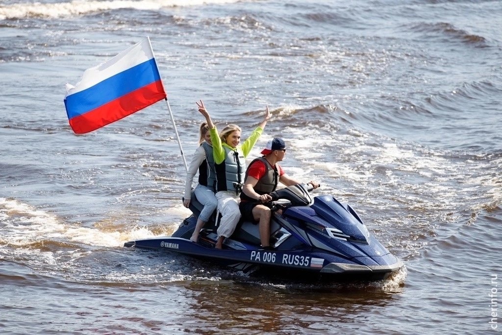 Водное шоу на Шексне Водное шоу на Шексне