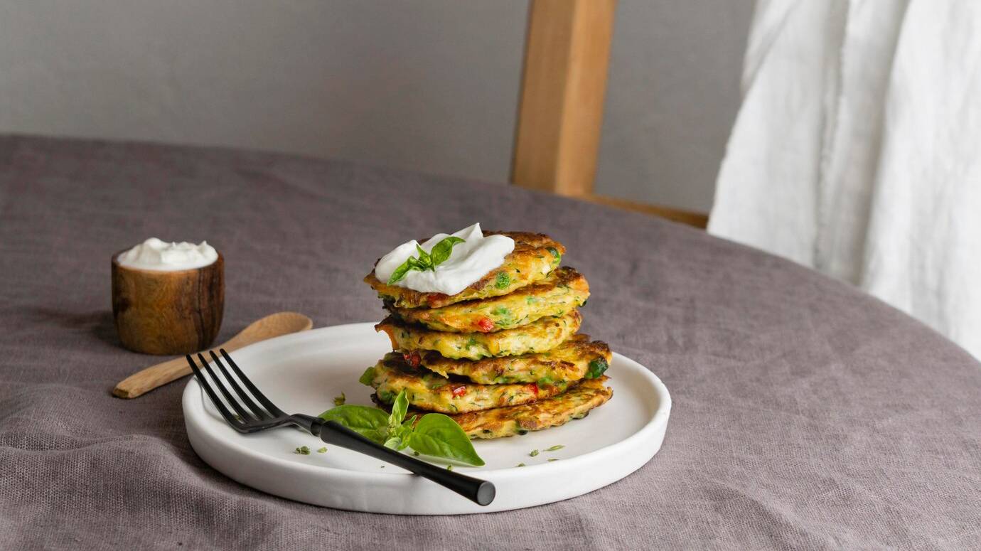 arrangement-delicious-healthy-meal-table_23-2148992986