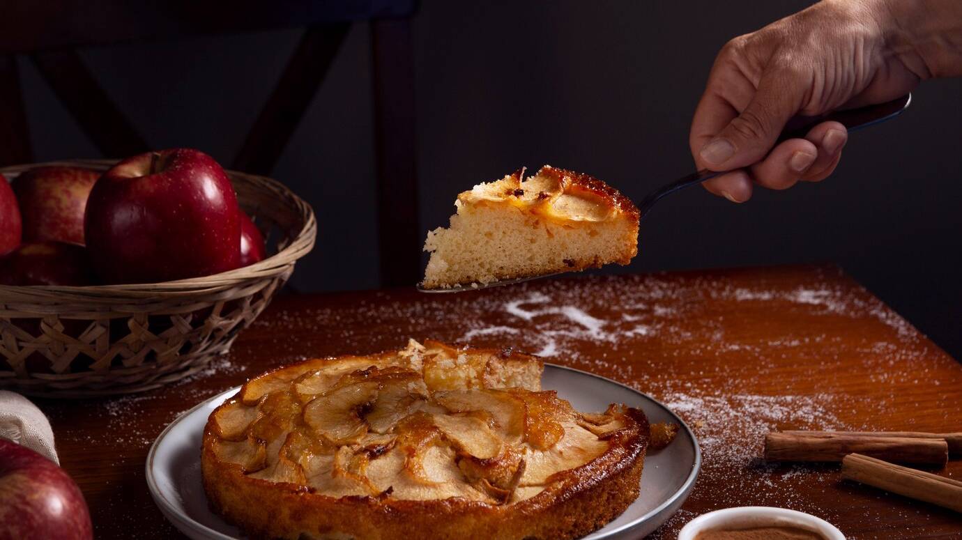 delicious-apple-pie-composition_23-2149055405