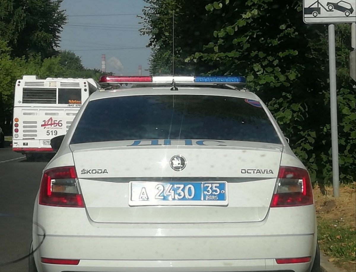 Наряд ГАИ на маршруте патрулирования Наряд ГАИ на маршруте патрулирования