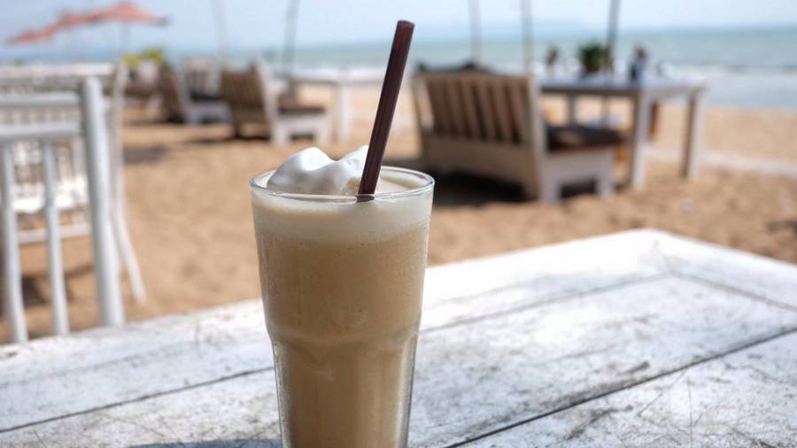 grecheskie-korni-kofe-frappe-i-ego-pitatelnaya-cennost