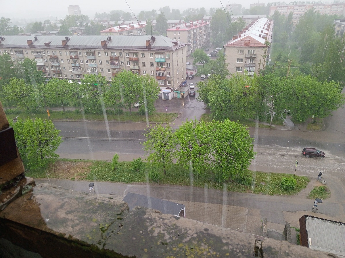 Гроза и ветер возможны и завтра Гроза и ветер возможны и завтра