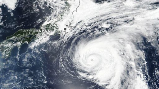Мощный тайфун "Шаньшань" обрушился на Японию