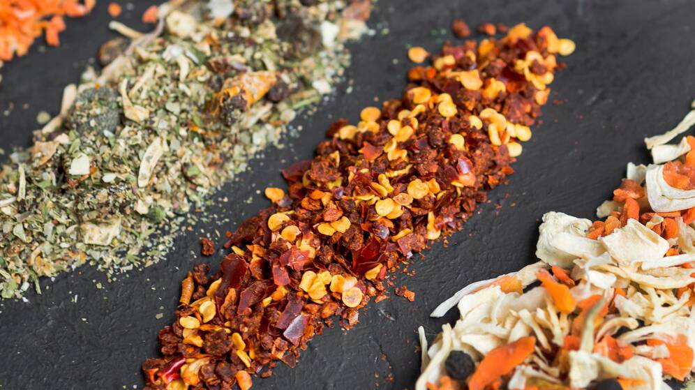 line-piles-spices_23-2148211106 line-piles-spices_23-2148211106