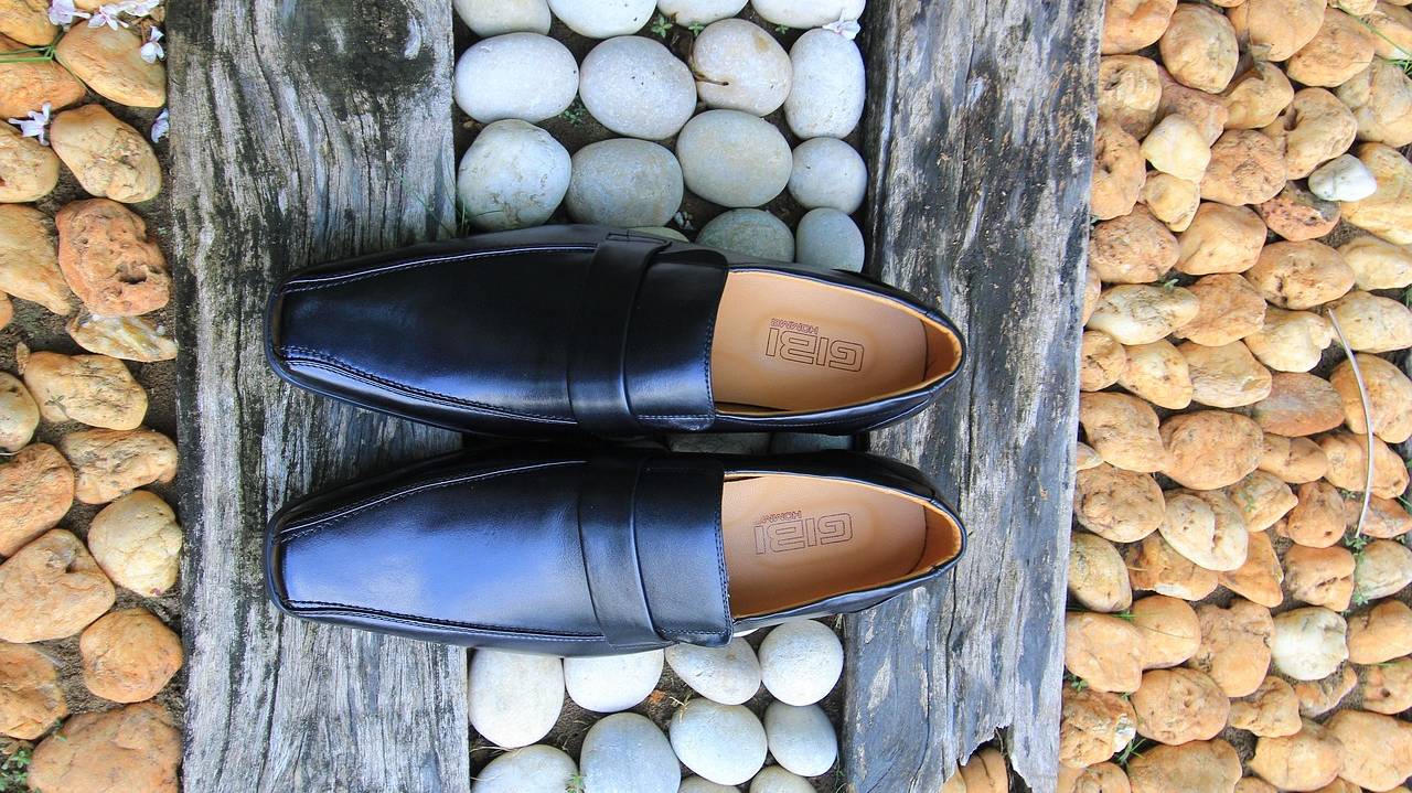 shoe-3769927_1280