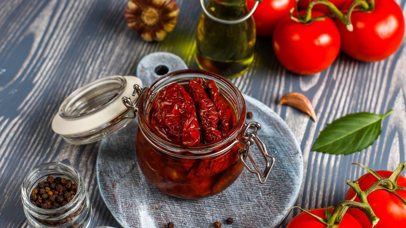 dry-tomatoes-with-olive-oil_114579-11258