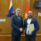 Юрий Сапожников справа