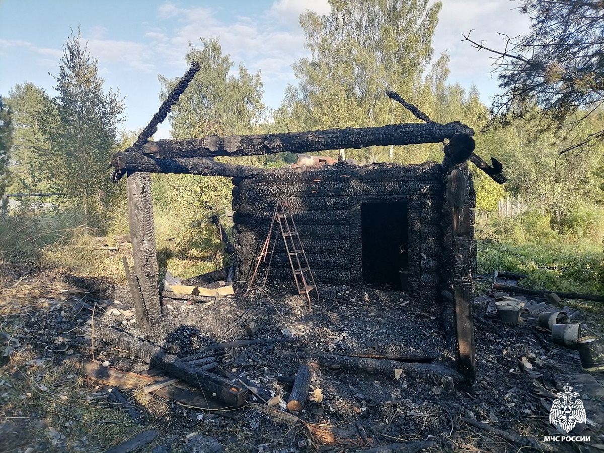За неосторожностью с огнем может стоять тот же поджог За неосторожностью с огнем может стоять тот же поджог