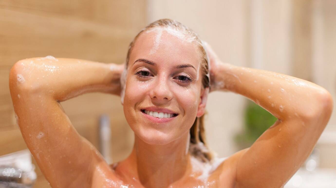 happy-woman-washing-hair-shower_329181-1509 happy-woman-washing-hair-shower_329181-1509