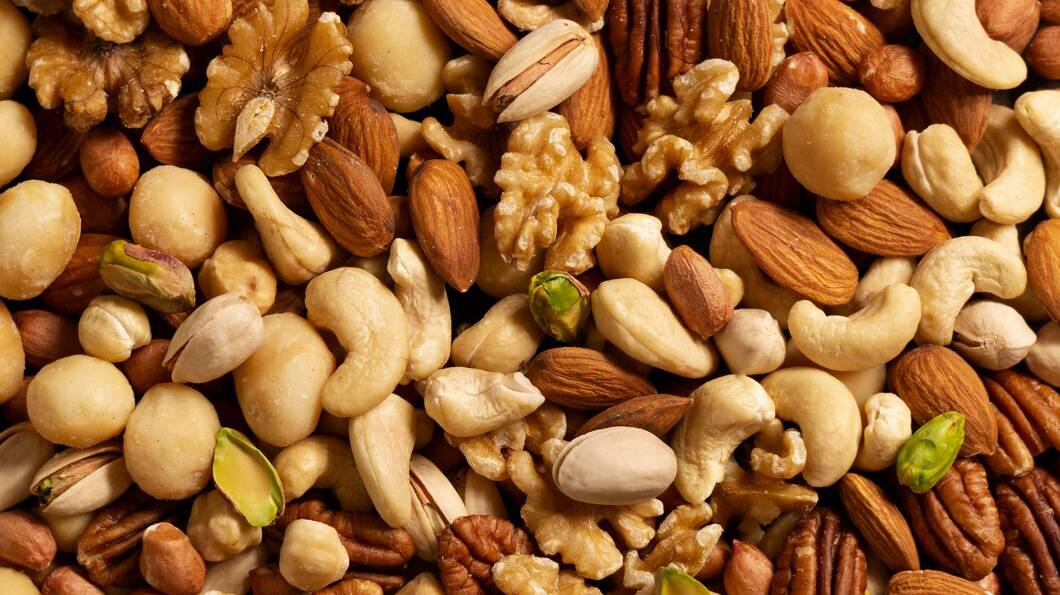 view-allergens-commonly-found-nuts_23-2150170316