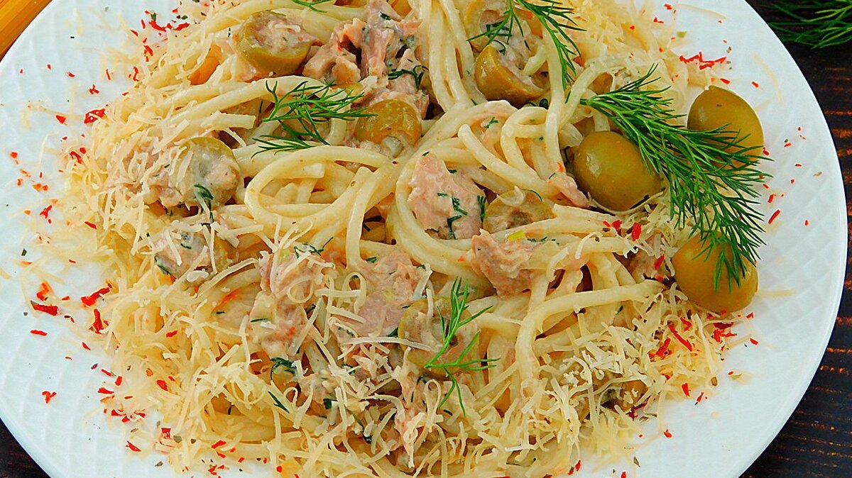 1653918558_5-100foto-club-p-makaroni-s-tuntsom-v-slivochnom-souse-7