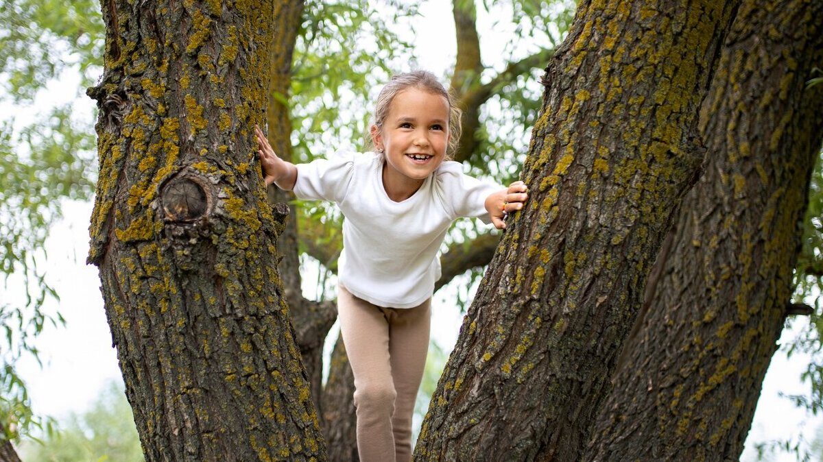 happy-kid-playing-outdoors_23-2149604320