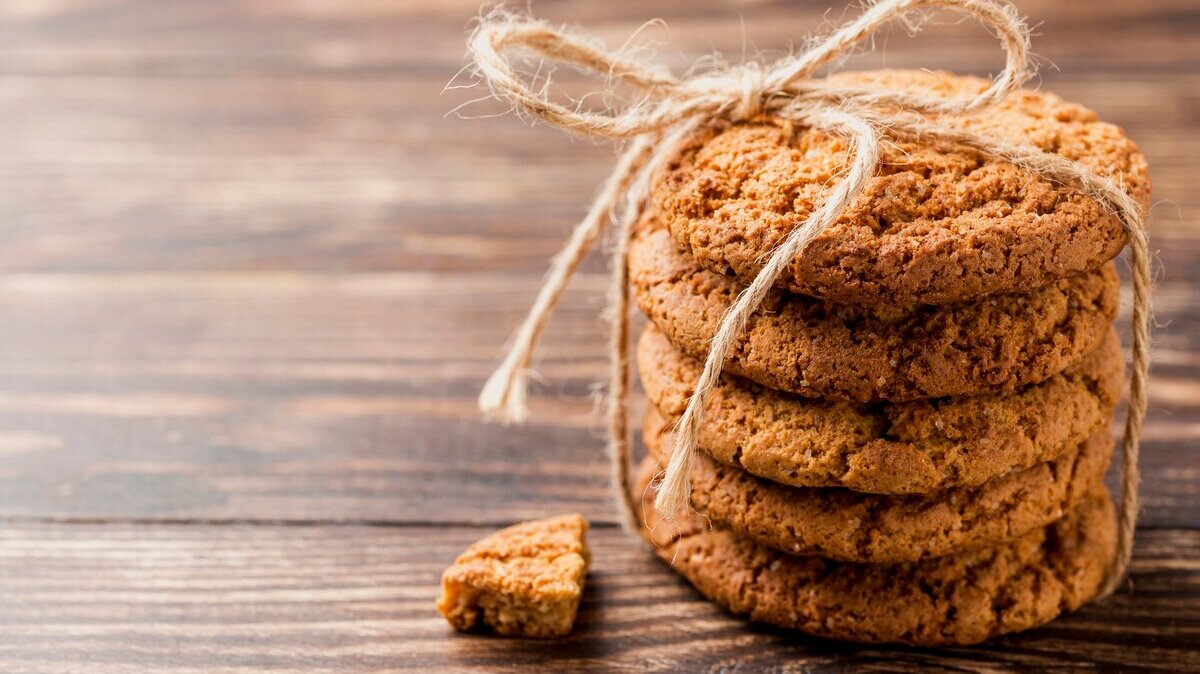 high-view-pile-biscuits-with-string_23-2148432374 high-view-pile-biscuits-with-string_23-2148432374